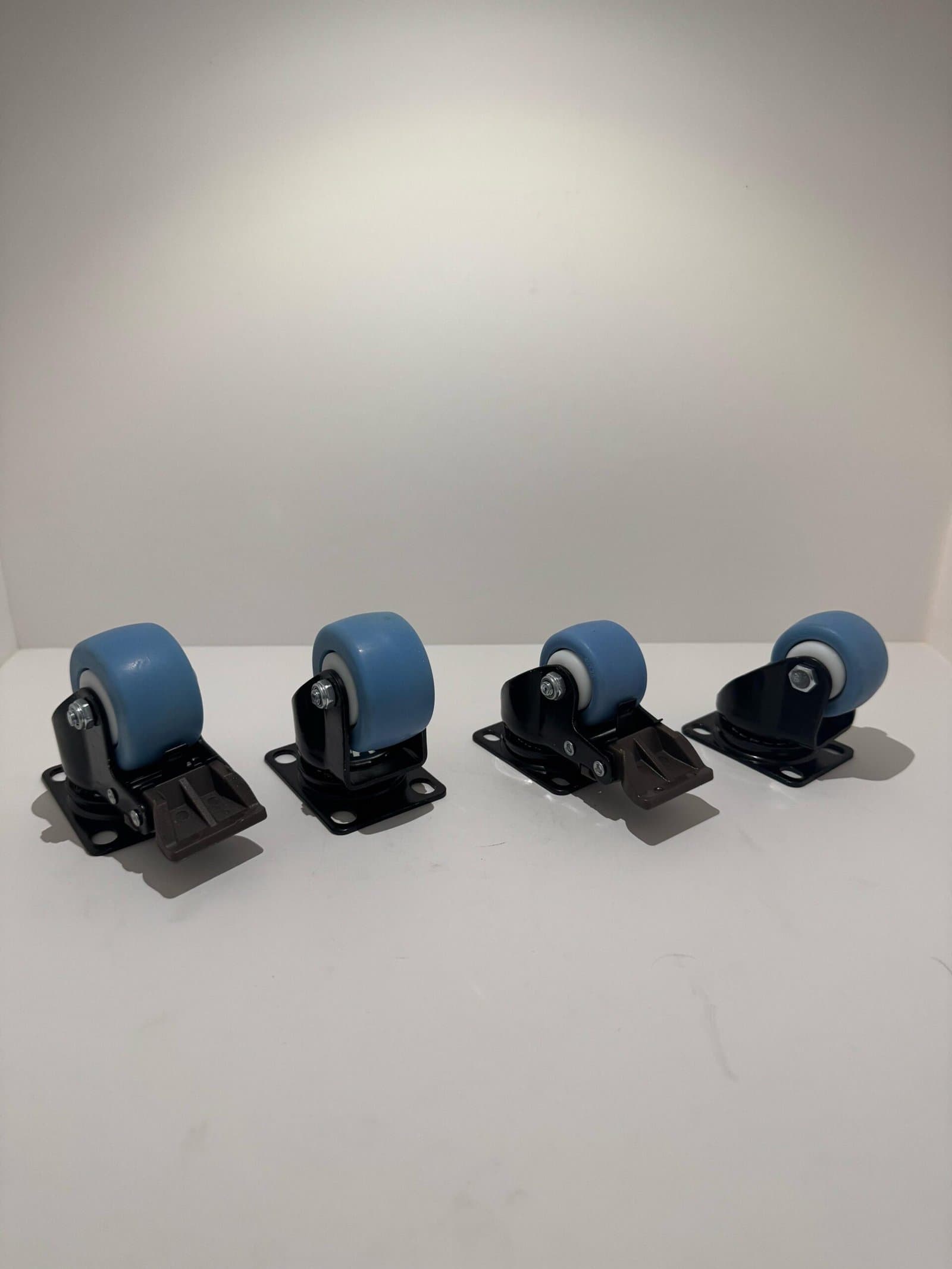 גלגל פלטה כחול עם/בלי מעצור